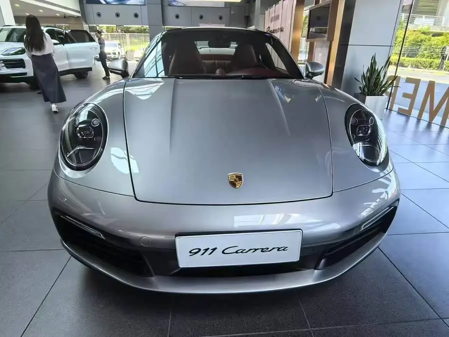 بورش 911 2023 كاريرا 3.0T