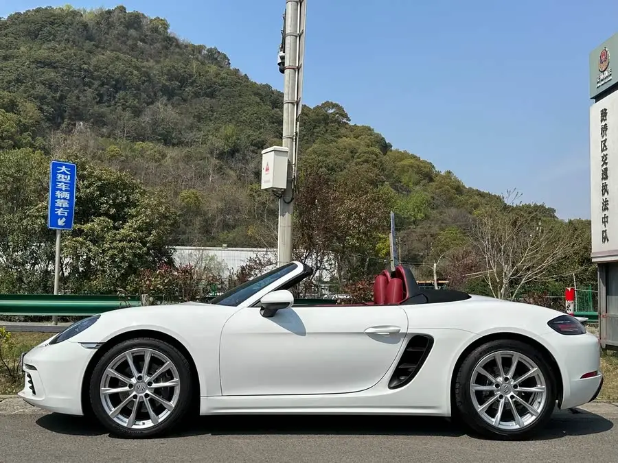 Porsche 718 2022 Boxster 2.0T