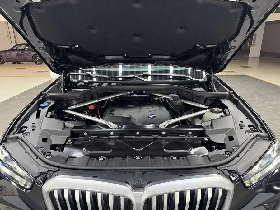 BMW X5 2023 xDrive 30Li Luxury M Sport Night Package