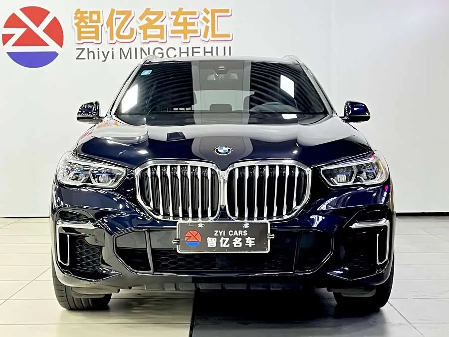 بي إم دبليو X5 2022 طراز مُعدل xDrive 40Li حزمة رياضية M