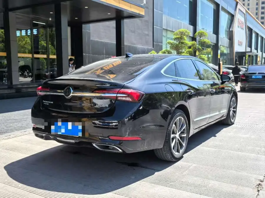 بيوك لاكروس 2022 652T الفاخرة