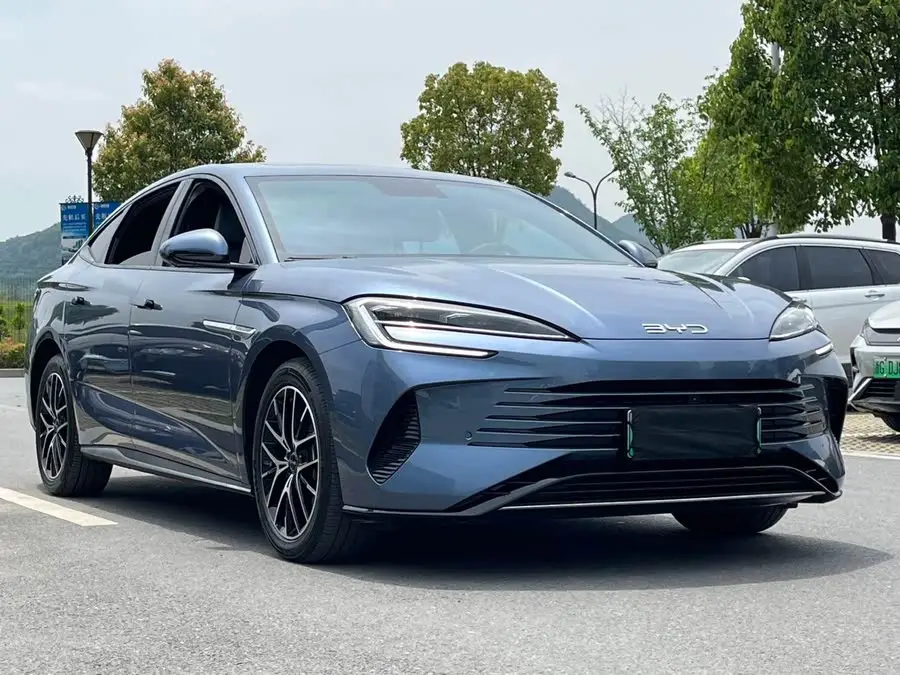 سَيّارة سِيلُون 2023 مُتِكَيّف DM-i 1.5L 121كم فاخرة