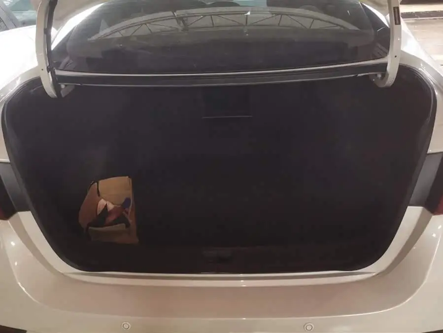 2022 نيسان سيلفي كلاسيك 1.6XL CVT إصدار فاخر