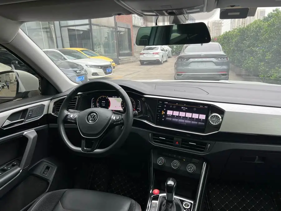 تايرون 2021 330 TSI دفع ثنائي إصدار الذكرى الثلاثين