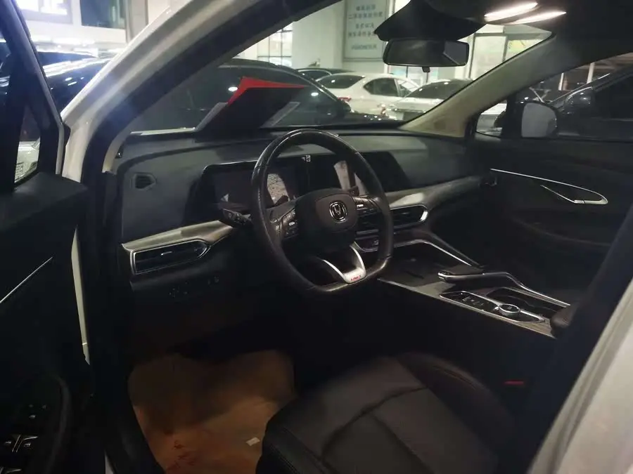 شانجان UNI-T 2020 1.5T الفاخرة