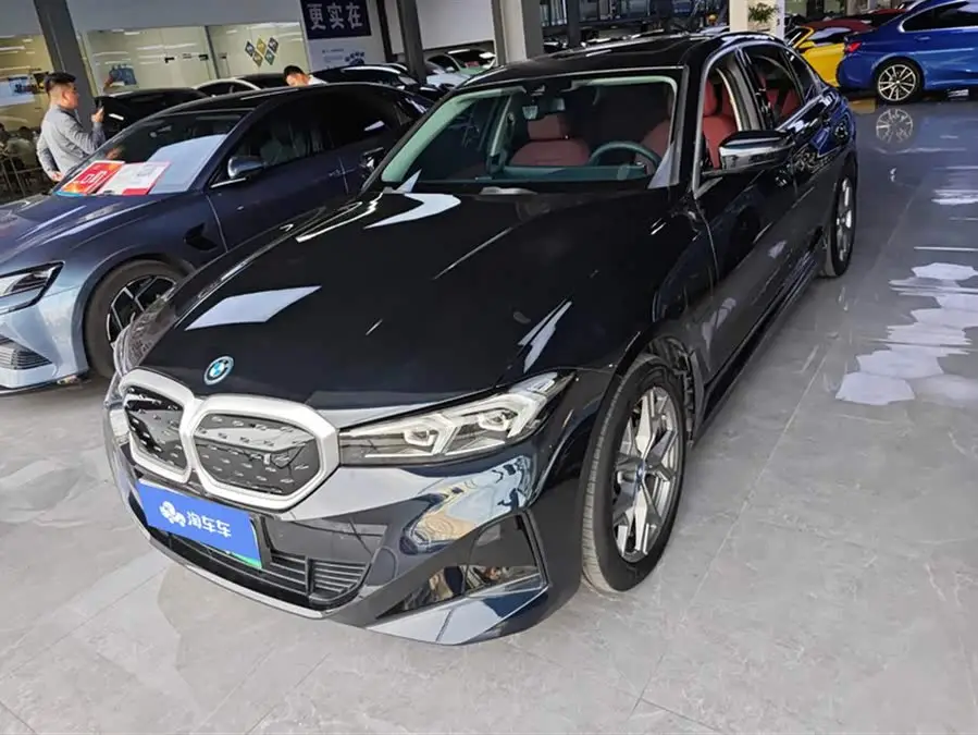 بي إم دبليو i3 2022 eDrive 35 L