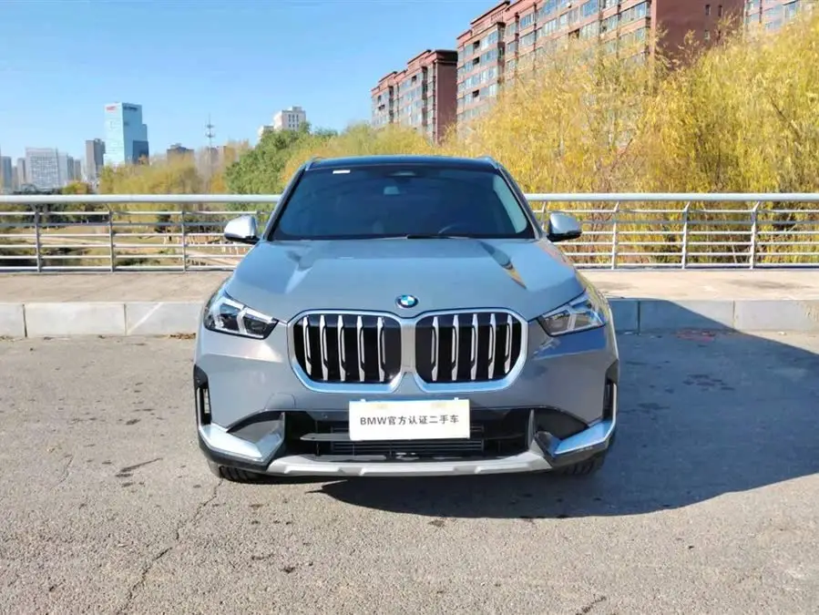 بي إم دبليو X1 2023 sDrive20Li حزمة تصميم X