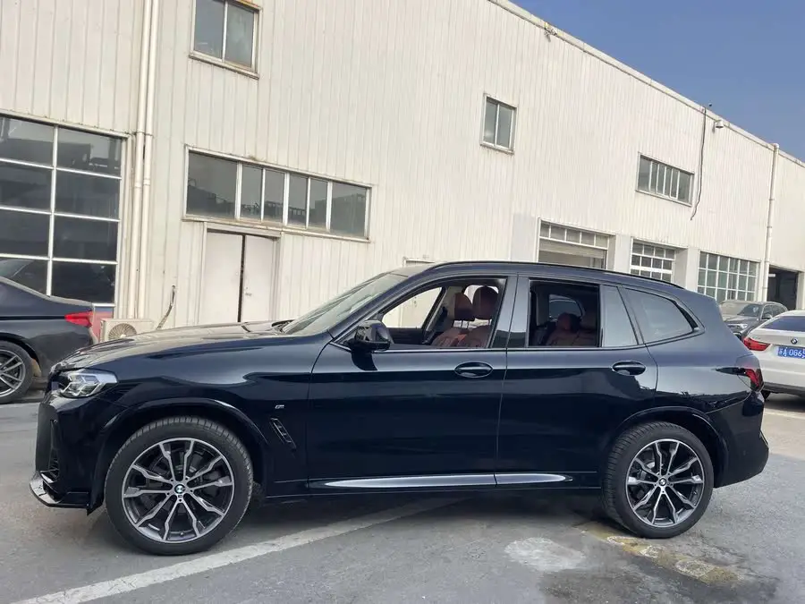 BMW X3 2023 xDrive30i Leading Model M Shadow Package