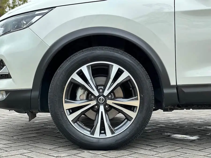 2021 نيسان قاشقاي 2.0 لتر CVT فئة الرفاهية والملاحة