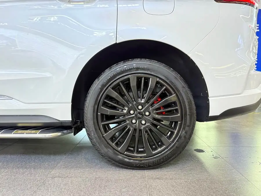 2021 Ford Edge PLUS EcoBoost 245 FWD High-end Model 7-Seater