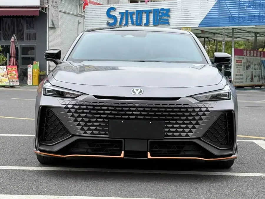 شانغونغ UNI-V 2022 2.0T إصدار القيادة السريعة