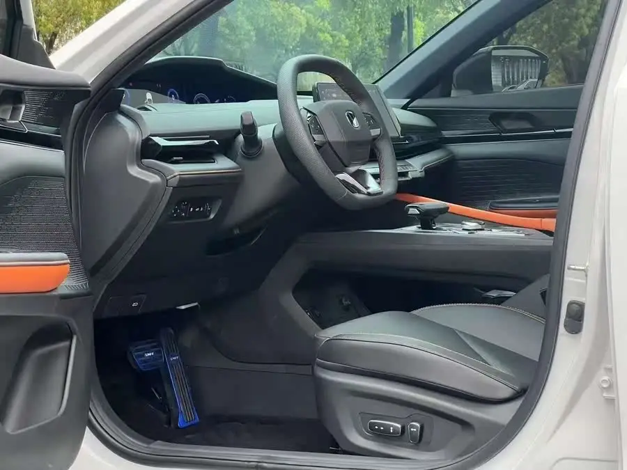 Changan UNI-V 2023 1.5T Premium