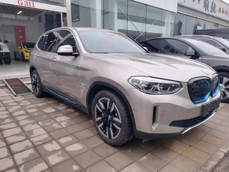 BMW iX3 2021 Leading Model