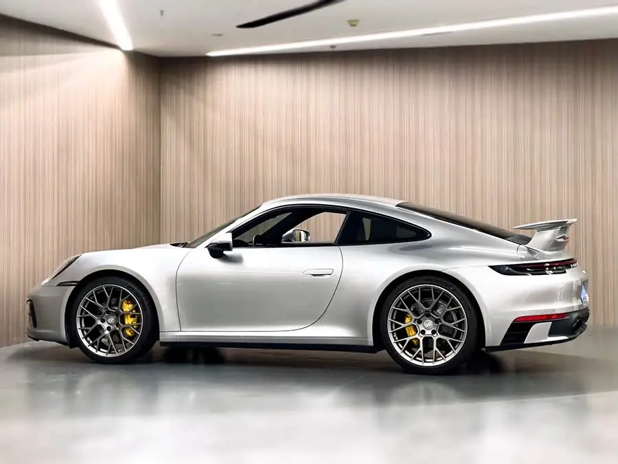 بورش 911 2023 كاريرا 3.0T