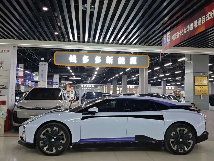 هاي في Z 2023 نسخة المدينة بخمسة مقاعد