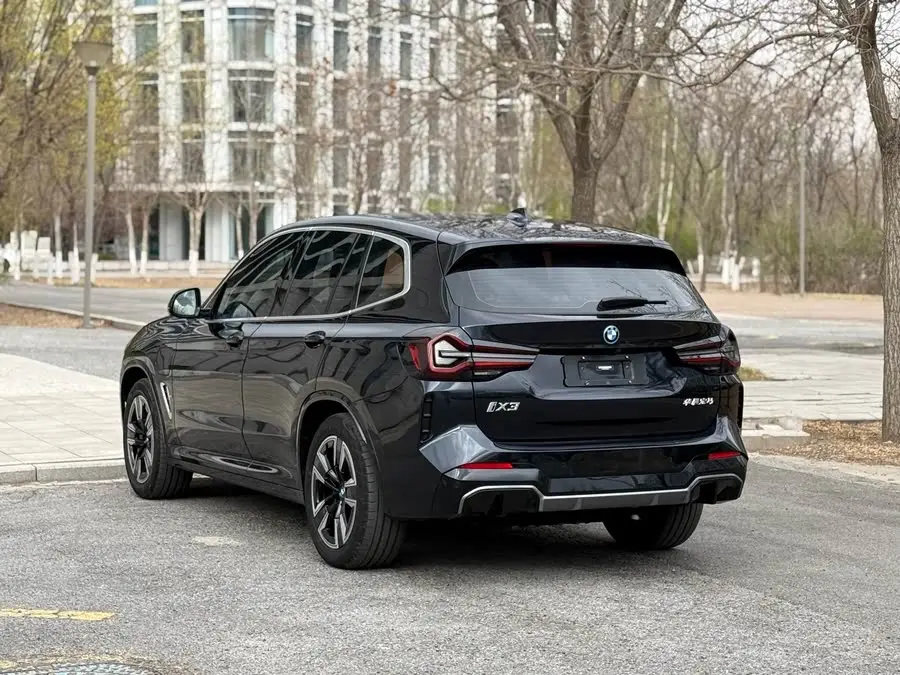 BMW iX3 2022 Leading Version