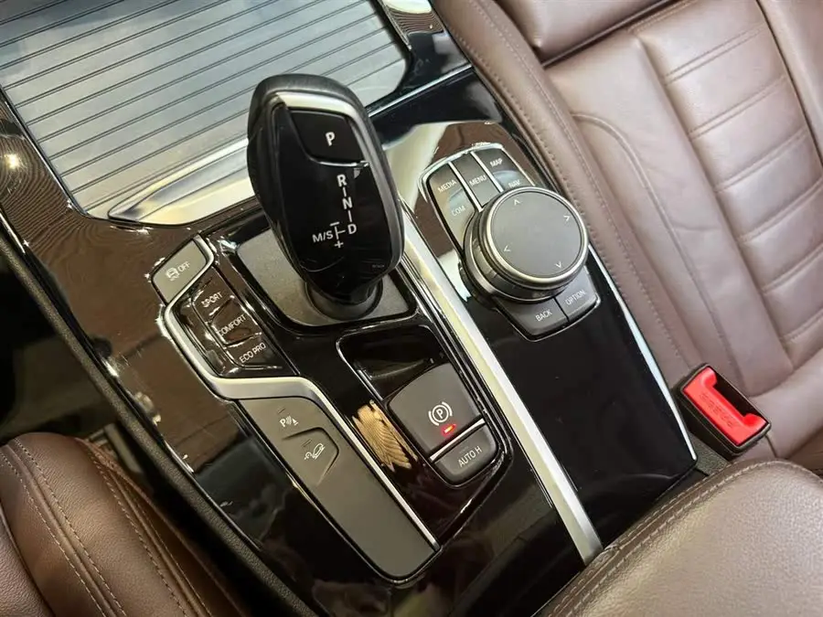 بي إم دبليو X3 2021 xDrive28i حزمة M الرياضية