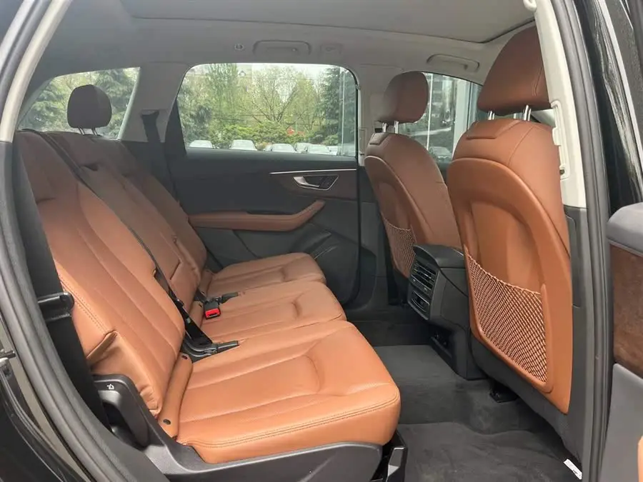 Audi Q7 2023 45 TFSI quattro S line Sport