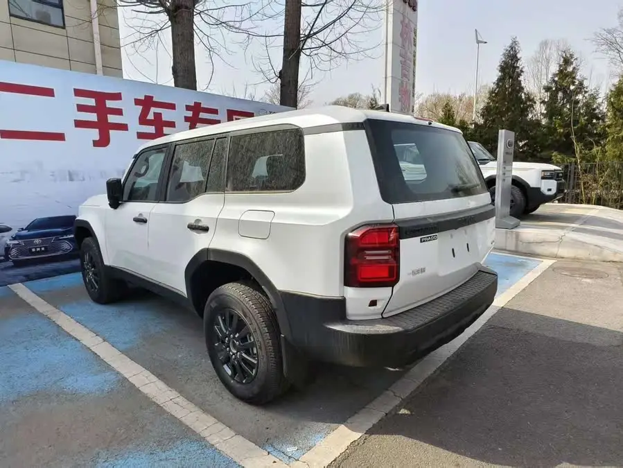 برادو 2024 2.4T إصدار كروس BX 5 مقاعد