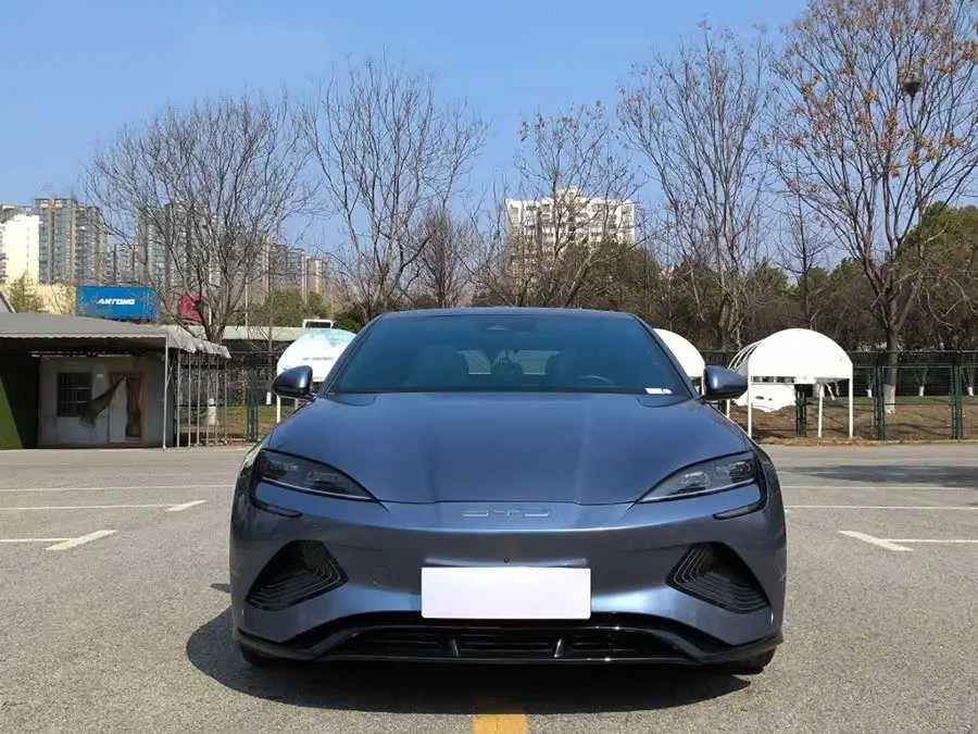 سير 2022 الطراز 550 كم النسخة النخبوية ذات الدفع الخلفي المدى القياسي