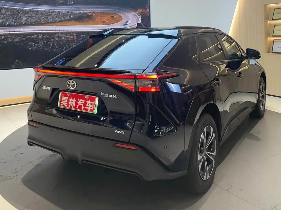 فاو تويوتا bZ4X 2022 النسخة عالية الأداء بنظام الدفع الرباعي PRO