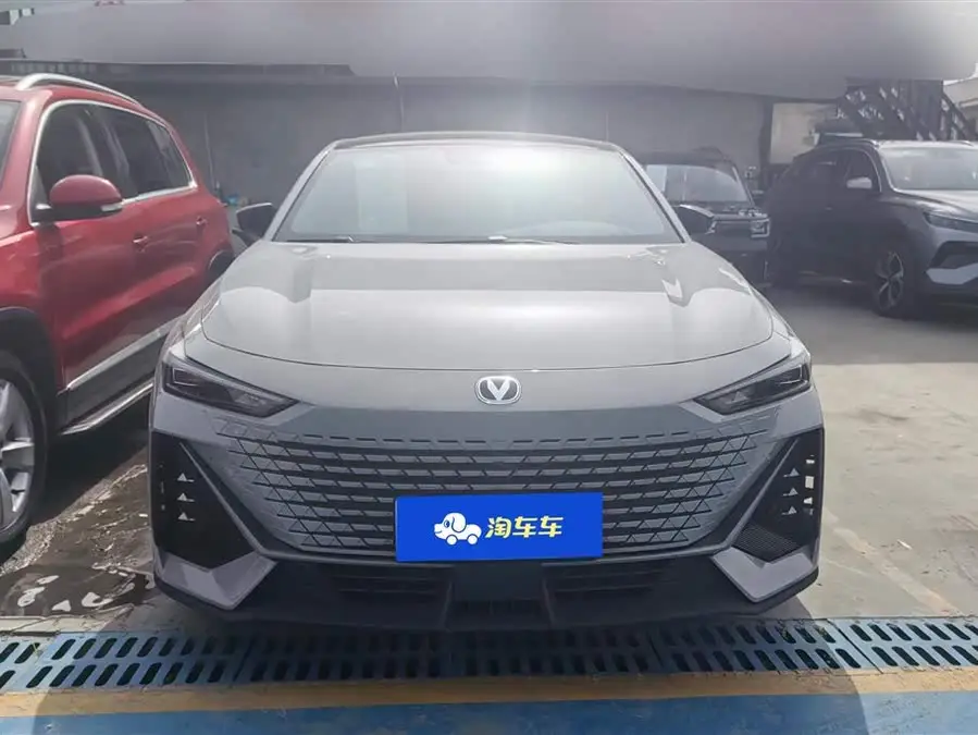Changan UNI-V 2022 1.5T Premium