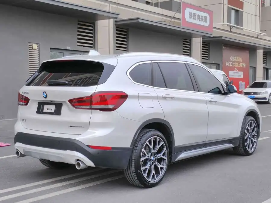 بي إم دبليو X1 2022 فئة تحديث xDrive25Li إصدار فاخر