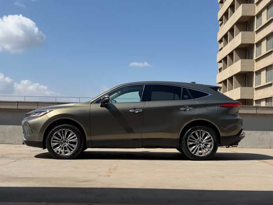 2022 تويوتا هاريير هايبرد 2.5 لتر CVT دفع رباعي نسخة رائدة