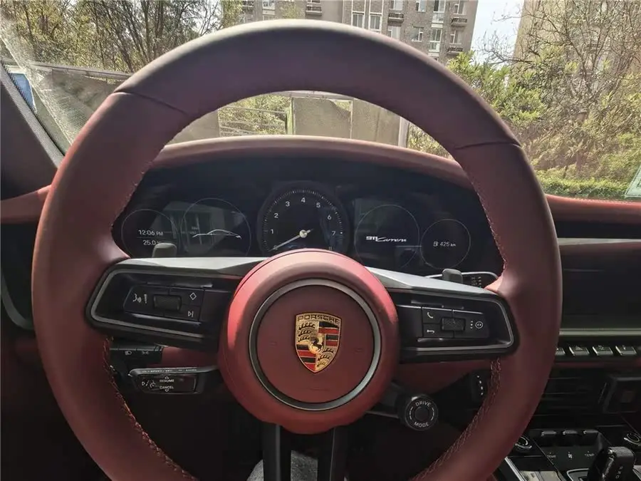 بورش 911 2023 كاريرا 3.0T