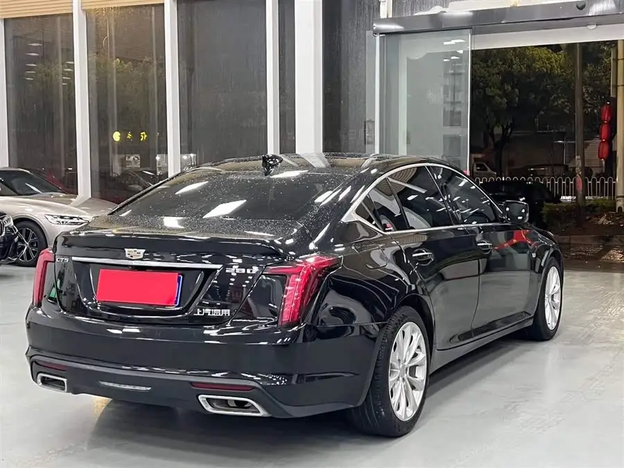 كاديلاك CT5 2023 طراز 28T الفاخر