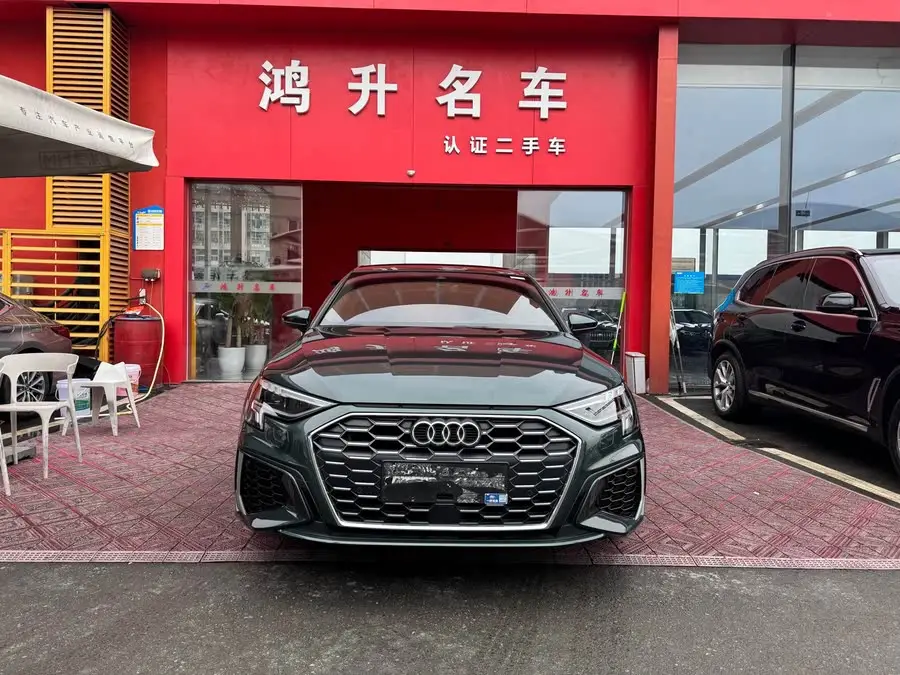 أودي A3 2021 A3L ليموزين 35 TFSI الرياضية العصرية