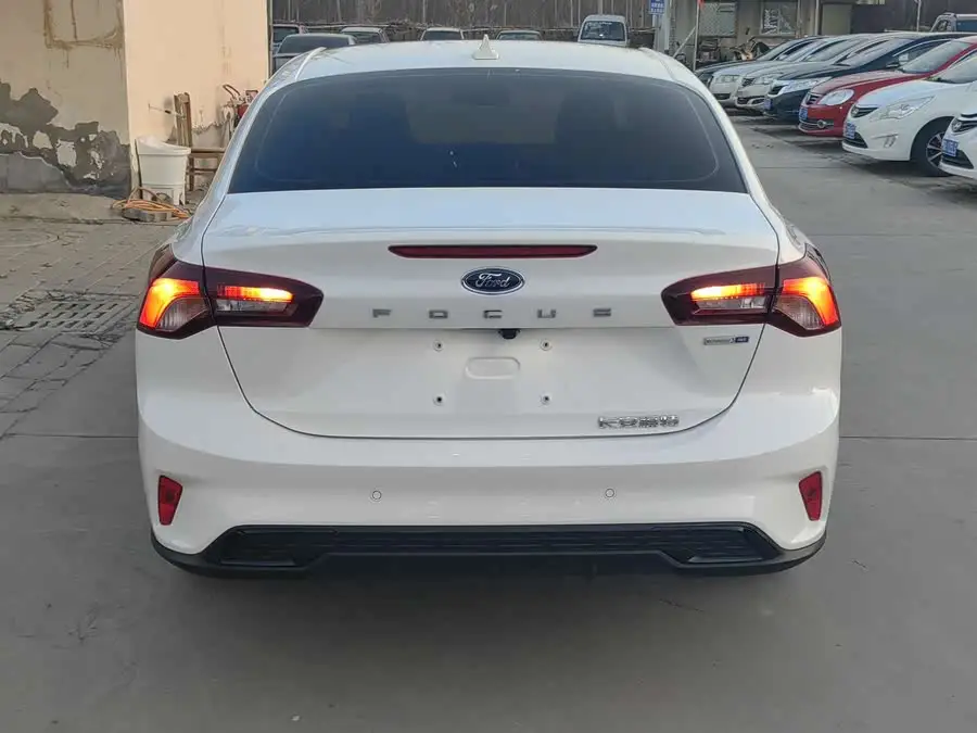 فورد فوكس 2022 - نسخة سباق أوتوماتيكية EcoBoost 180