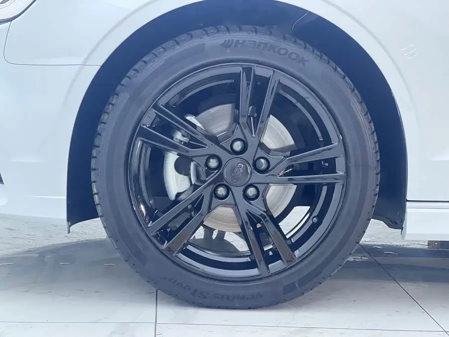 أودي A3 طراز 2020 ليموزين 35 TFSI الطراز العصري الوطني VI