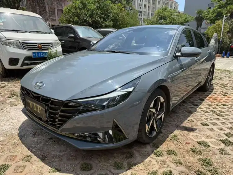 Elantra 2021 1.5L CVT LUX Premium Edition