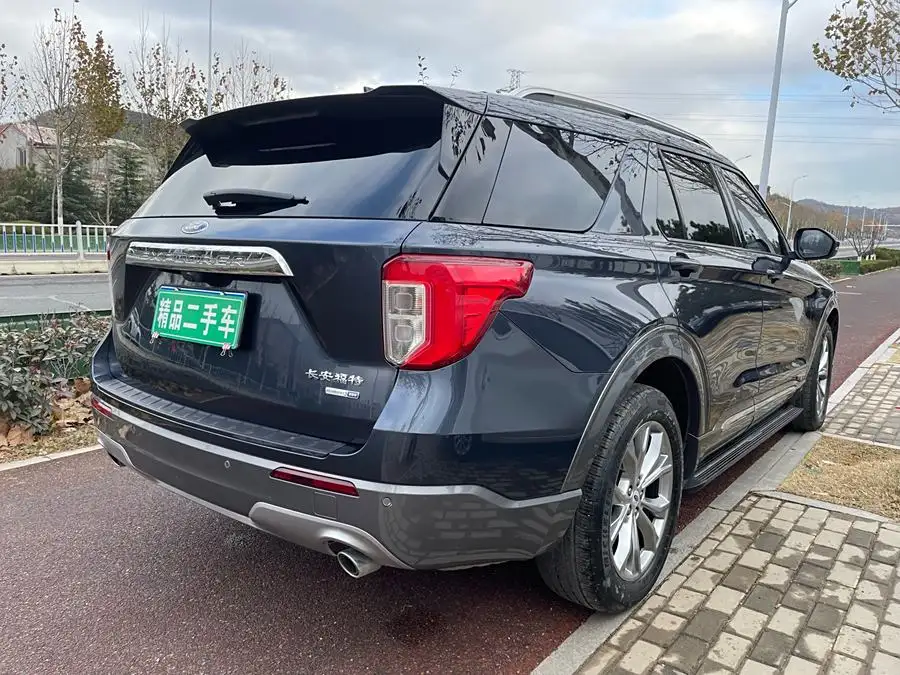 2020 إكسبلورر EcoBoost 285 طراز الدفع الرباعي Trend بسعة 6 مقاعد