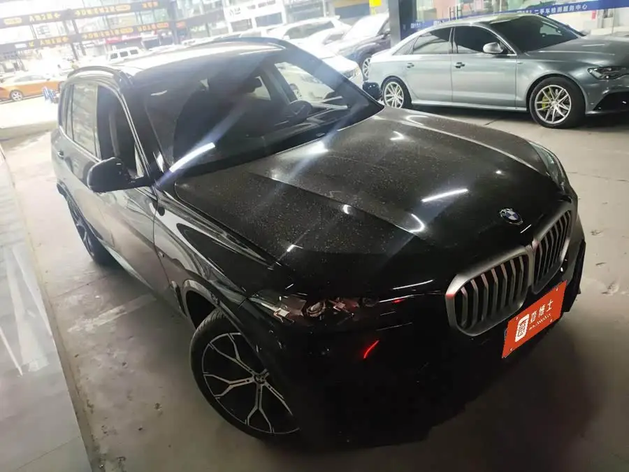 BMW X5 2023 xDrive 30Li M Sport Edition with Night Package