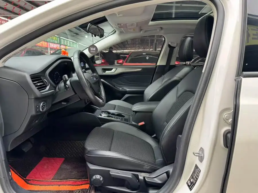 2020 فورد فوكس سيدان إيكو بوست 180 أوتوماتيكي طراز تريند