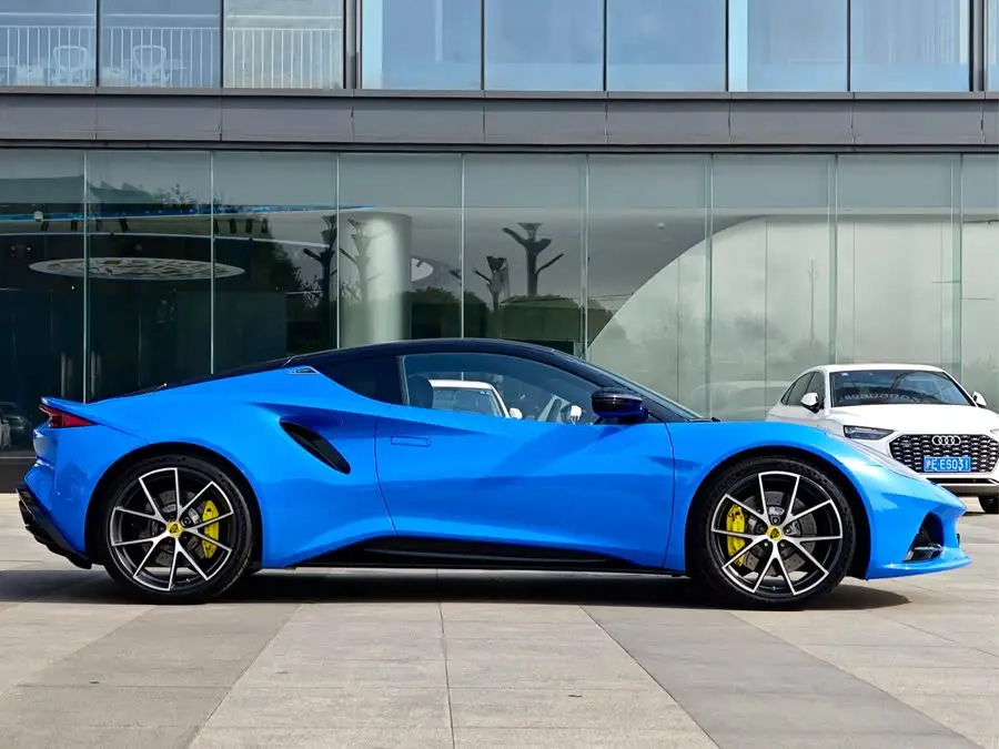 إيميرا 2022 3.5T V6 يدوي الإصدار الأول