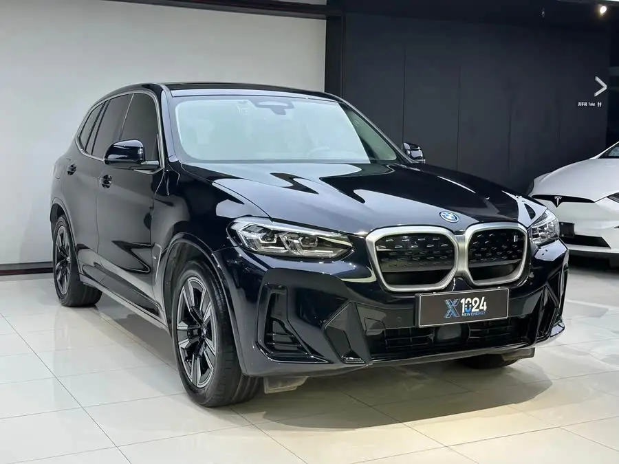 بي إم دبليو iX3 2022 طراز مُعدل النسخة الرائدة