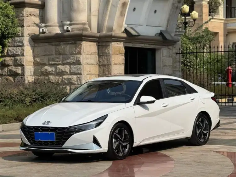 Elantra 2022 1.5L CVT GLS Leading Edition