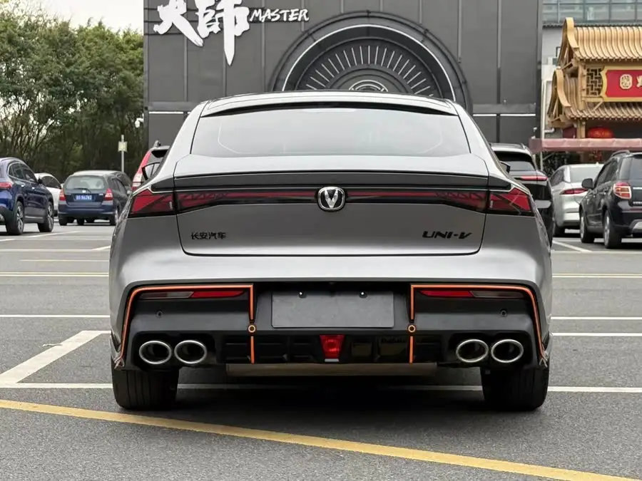 شانغونغ UNI-V 2022 2.0T إصدار القيادة السريعة