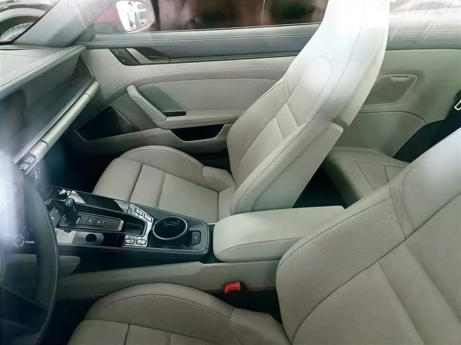 بورش 911 2023 كاريرا 3.0T