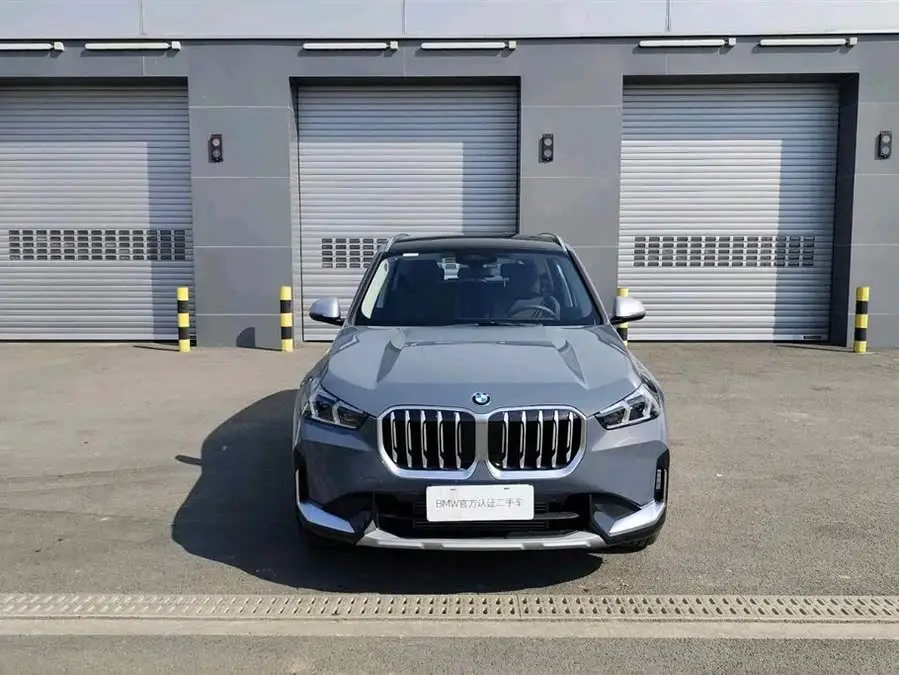 بي إم دبليو X1 2023 sDrive25Li حزمة تصميم X