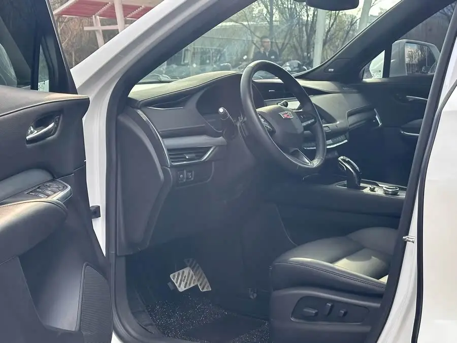 Cadillac XT4 2020 28T FWD Premium