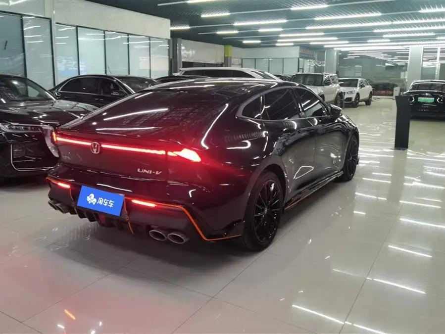 Changan UNI-V 2023 1.5T Sport Version