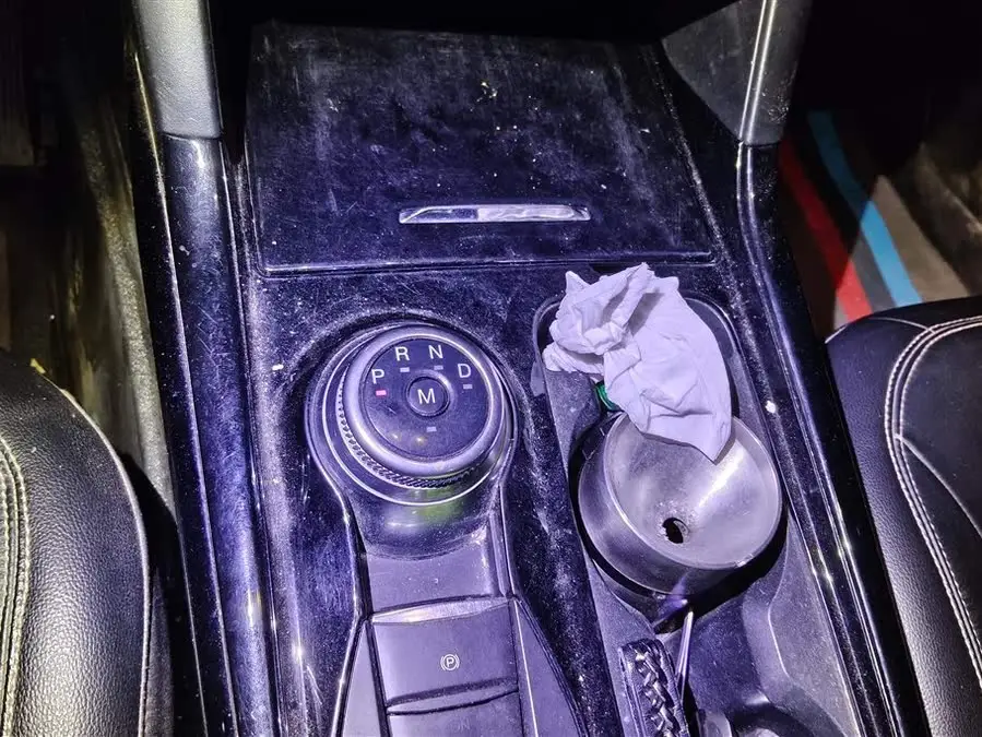 مستكشف 2020 EcoBoost 285 النسخة الرياضية رباعية الدفع 7 مقاعد