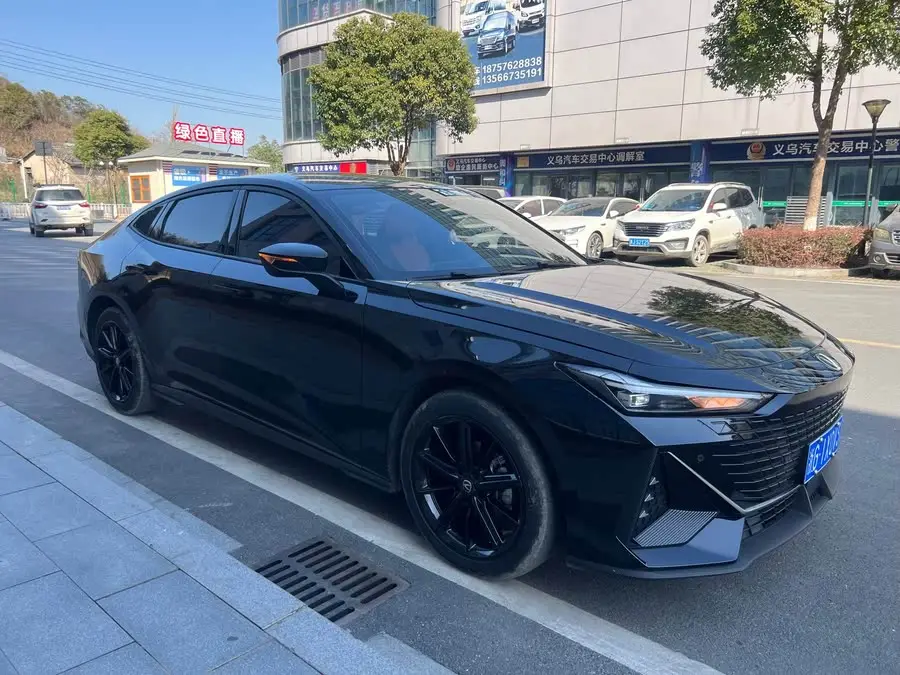 Changan UNI-V 2023 1.5T Premium