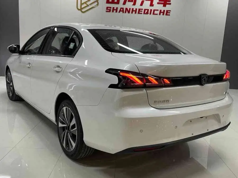 Peugeot 408 2022 1.6T Light Pursuit Edition