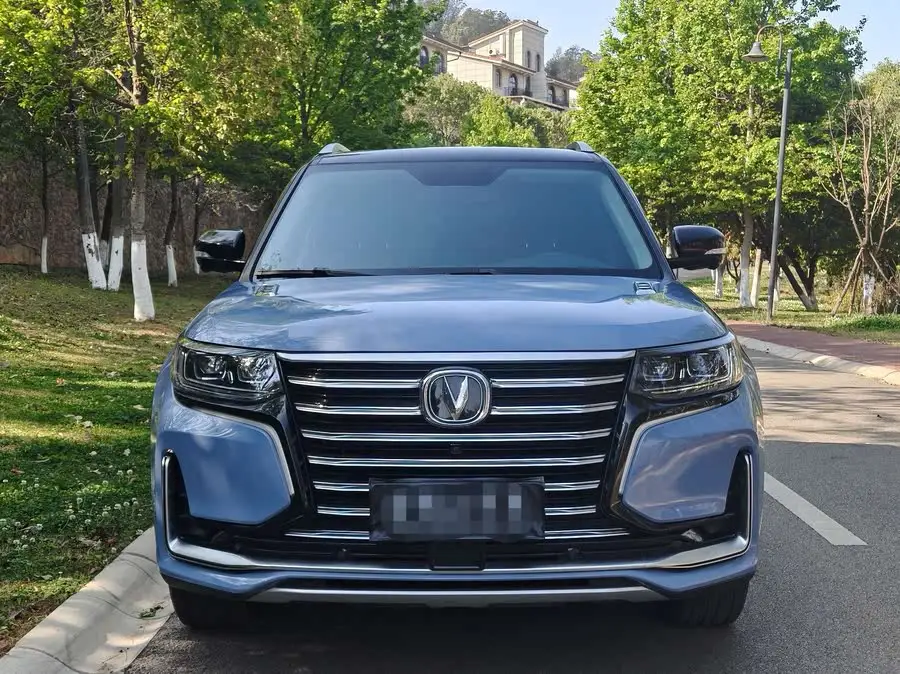 Changan CS95 2019 2.0T Two-Wheel Drive Luxury Edition