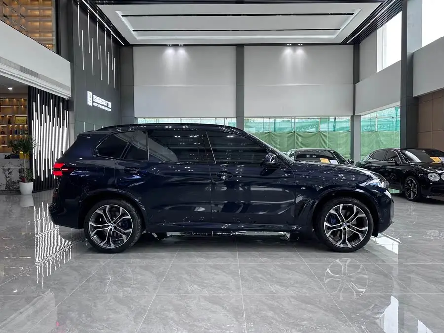 BMW X5 2023 xDrive 30Li Luxury M Sport Package